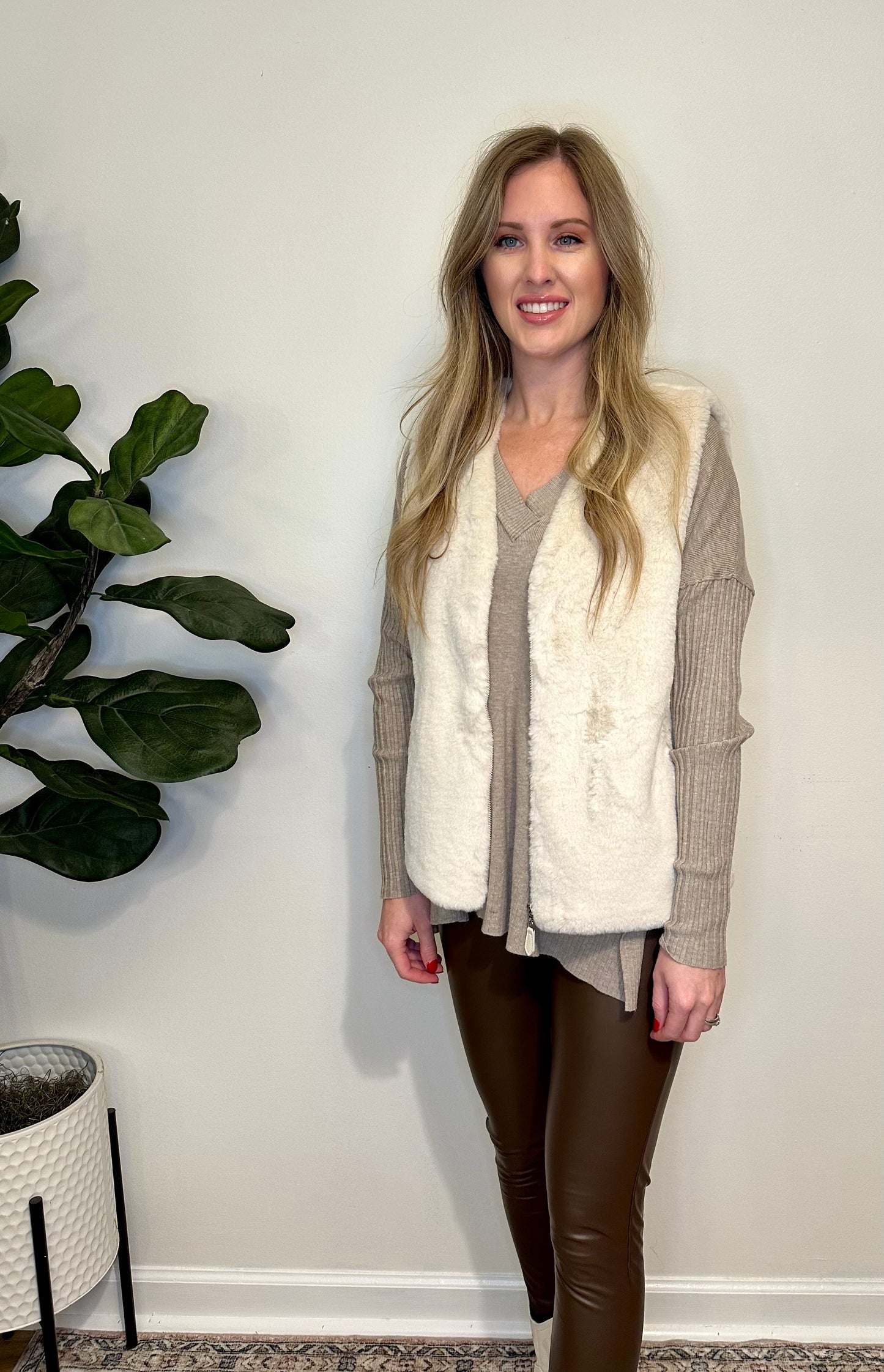 FAUX LEATHER LEGGINGS