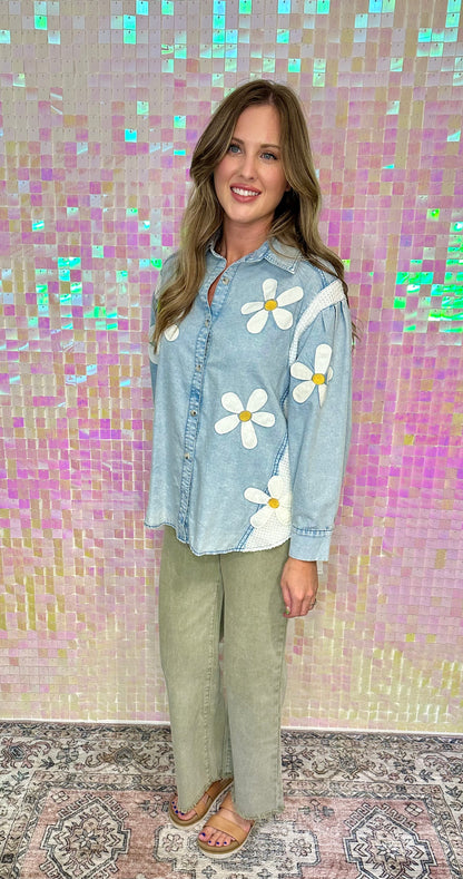 Davi & Dani Lightweight Washed Daisy Patch Waffle Knit Shirt