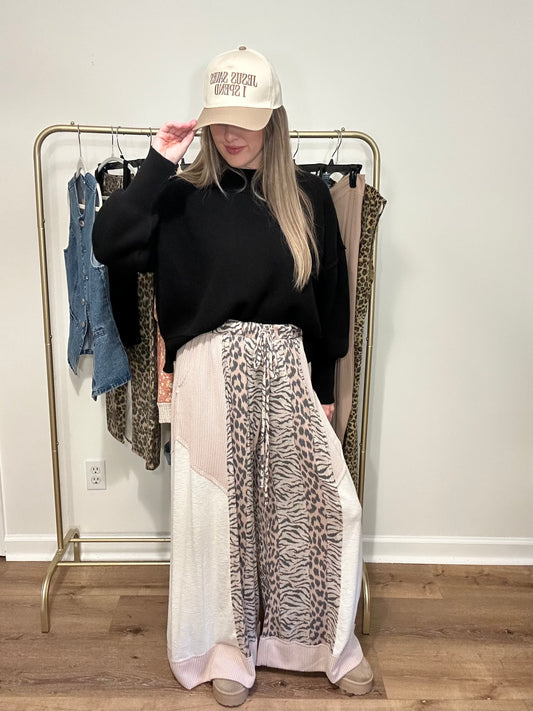 Leo Print Drawstring Pants